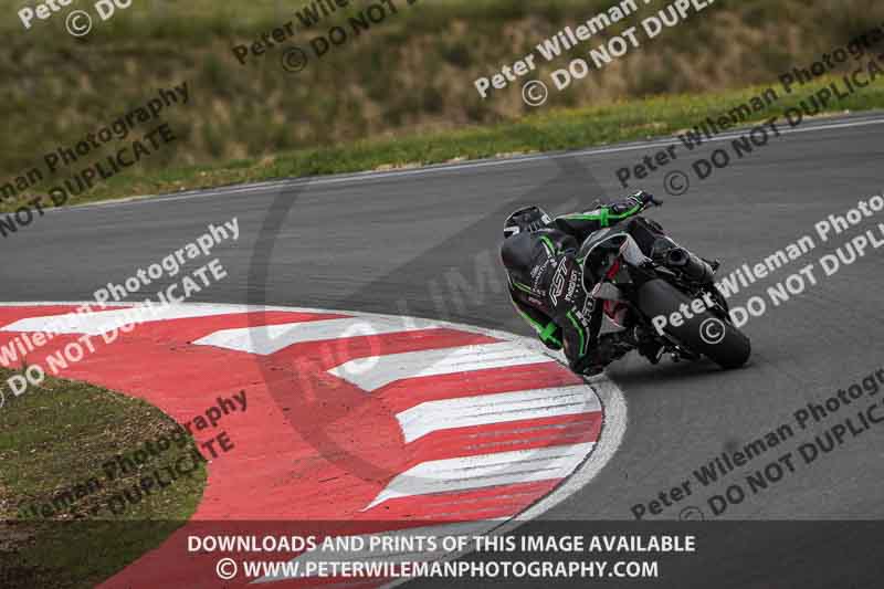 cadwell no limits trackday;cadwell park;cadwell park photographs;cadwell trackday photographs;enduro digital images;event digital images;eventdigitalimages;navarra;no limits trackdays;peter wileman photography;racing digital images;trackday digital images;trackday photos